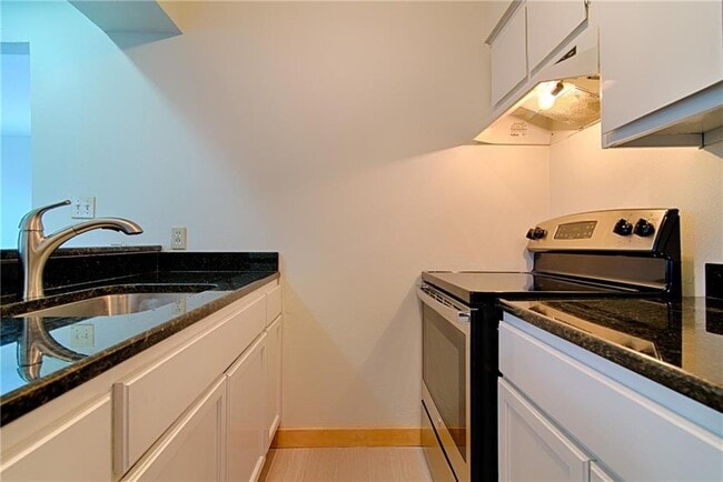 Building Photo - 2609 E Cesar Chavez St