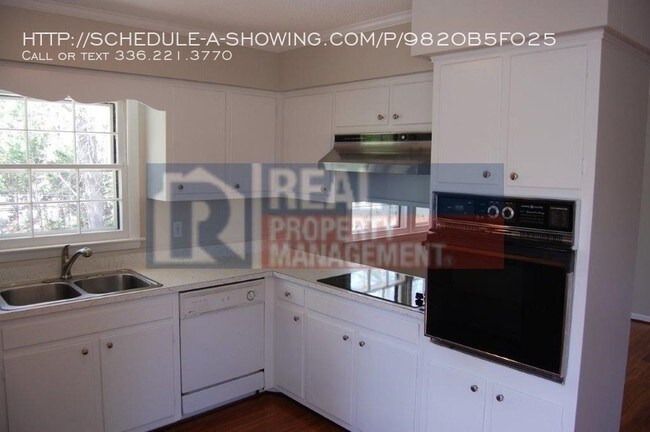 Building Photo - 1613 Gracewood Dr