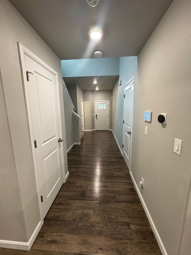 Building Photo - Lacey/Hawks Prairie 4 bedroom 2381 SF home...