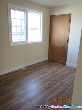 Building Photo - 6273 Ellis Ave S