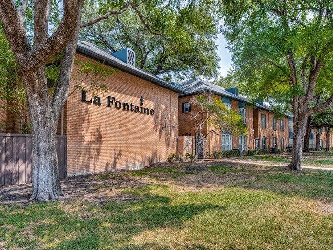 Foto del edificio - 6011 E University Blvd