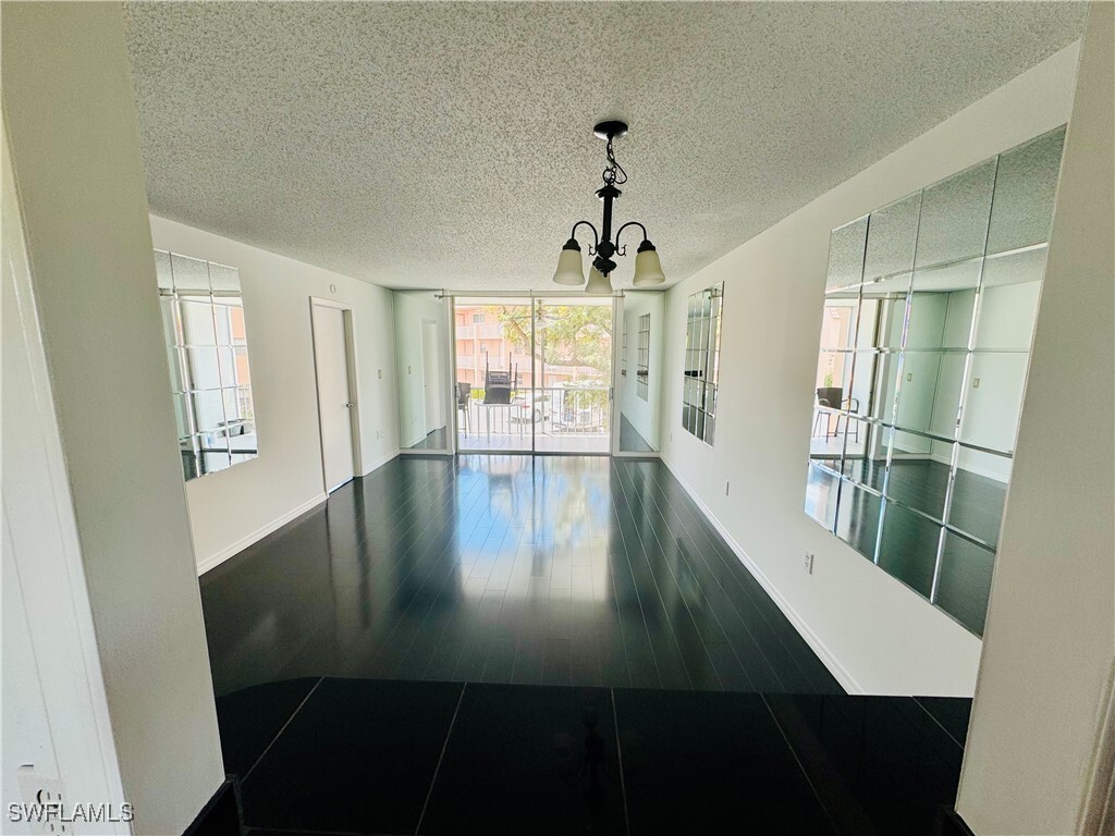 Foto principal - 170 Turtle Lake Ct