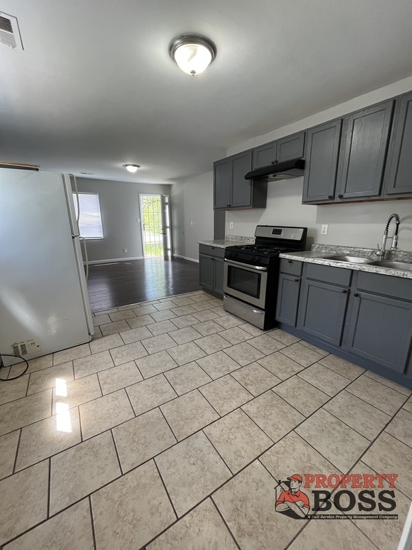 Building Photo - 4232 20th Pl