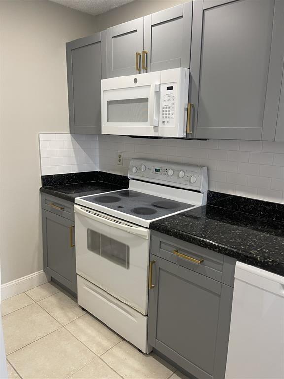 Building Photo - 3662 N University Dr