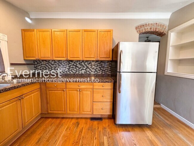 Building Photo - 2-Bed/1-Bath Home/Available Now!