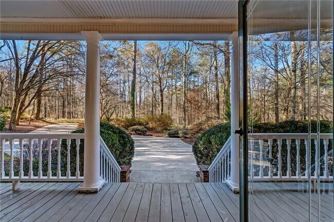 Foto del edificio - 344 Lost Creek Dr NW