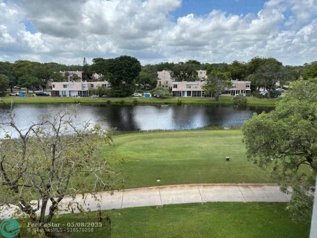 Foto del edificio - 1811 Sabal Palm Dr