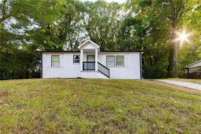 Building Photo - 1071 Rebel Forest Dr SE