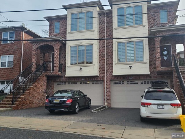 Primary Photo - 464 9th St