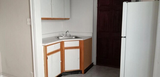 Foto del edificio - 1321.5 W Estes Ave