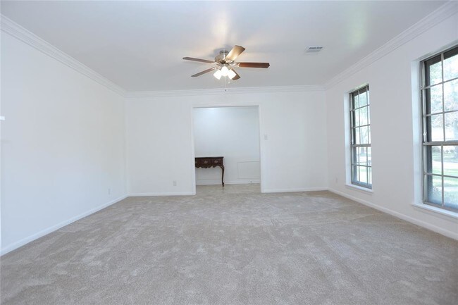 Building Photo - 5530 Bankside Dr