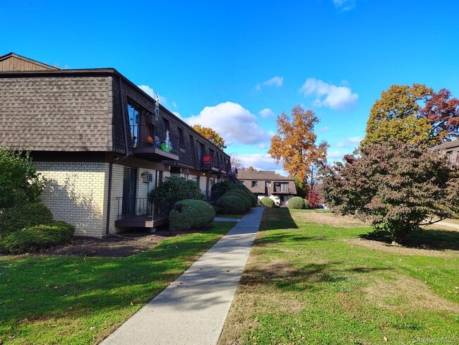 Foto del edificio - 1601 Cherry Hill Dr