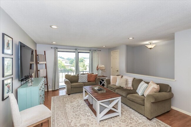 Building Photo - 225 Kendrick Ct