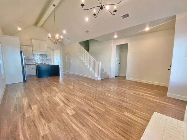 Foto del edificio - Now PRE- LEASING for a July move in - $300 off first month's rent.