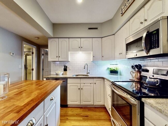 Building Photo - 1 br, 1 bath Condo - 152 Prince St 6 Unit 6
