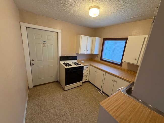 Building Photo - 1604 16th St