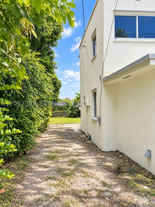 Building Photo - 3229 NW 34th St