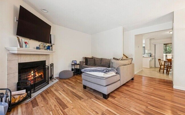 Foto del edificio - 2 bedroom condo with garage