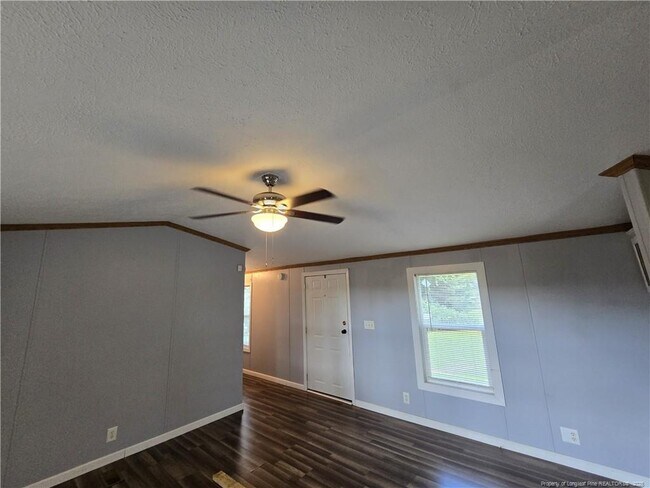 Foto del edificio - 4225 Yarborough Rd