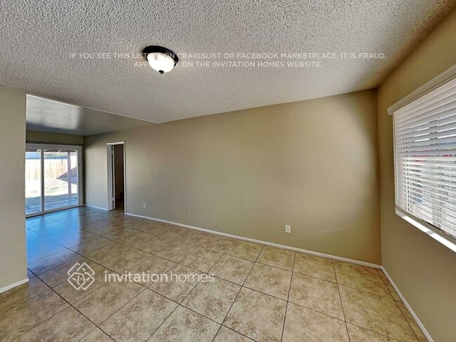 Foto del edificio - 7124 W Flower St