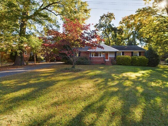 Foto del edificio - 2619 Traymore Rd