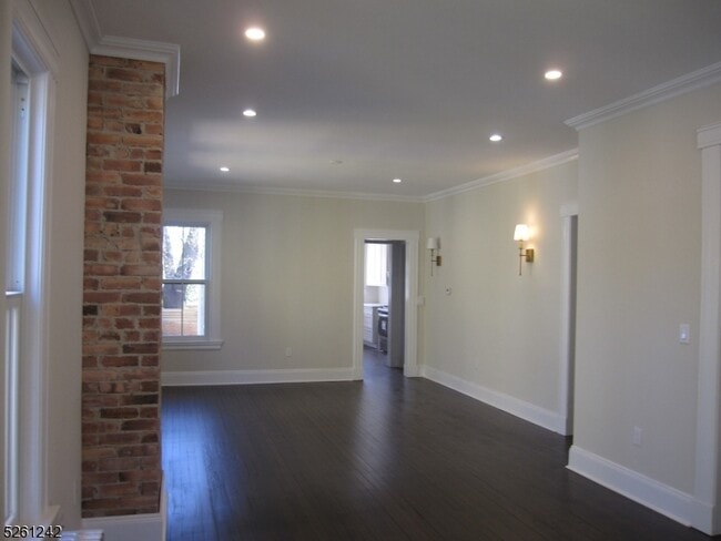 Building Photo - 29 Midland Ave