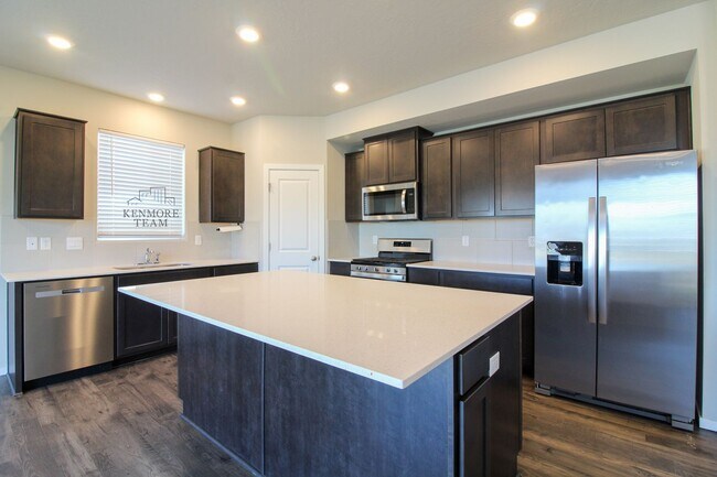 Foto del edificio - 7982 Ranchland Ln