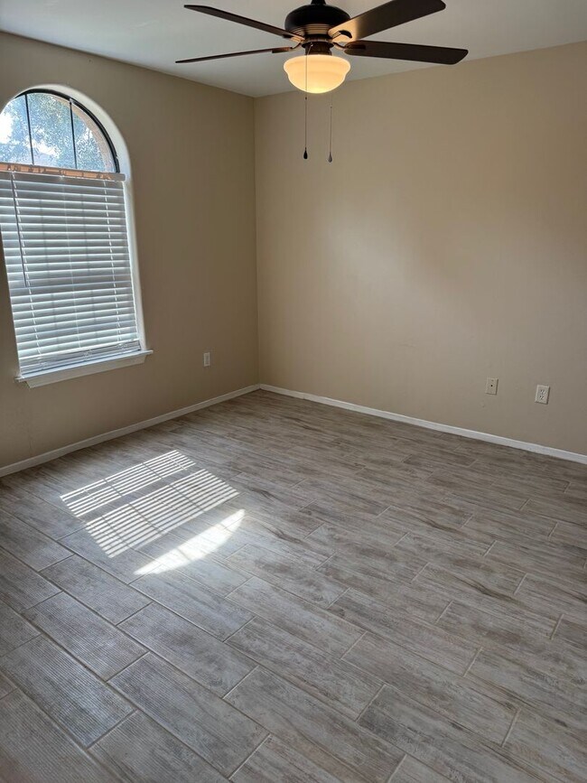 Foto del edificio - 2107 Kimberly Ln