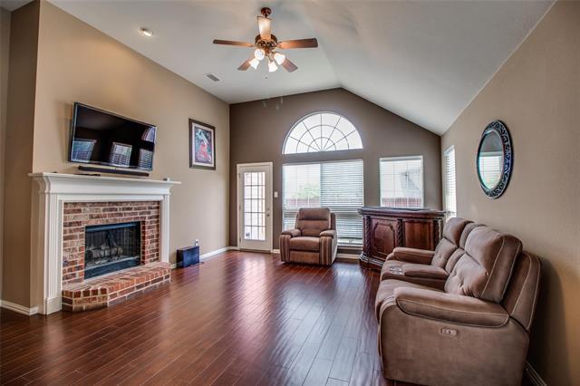 Foto del edificio - 6219 Holly Crest Ln