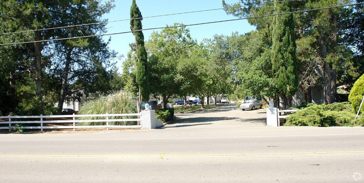 Primary Photo - 10109-10133 Old Redwood Hwy