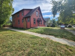 Building Photo - 1000 S 8th St