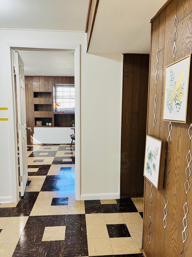 Foto del edificio - 1405 Pleasant Valley Dr