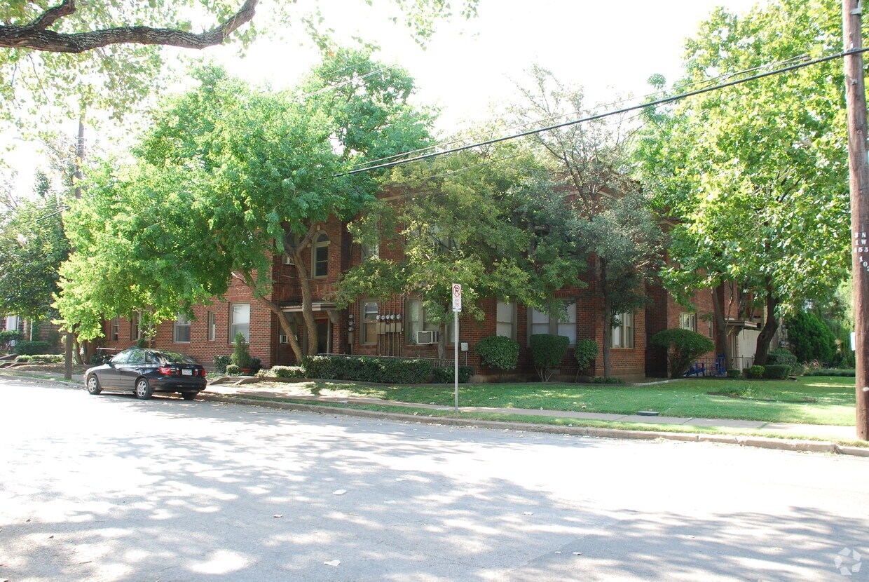 Rawlins/Throckmorton Apartments Apartments in Dallas, TX