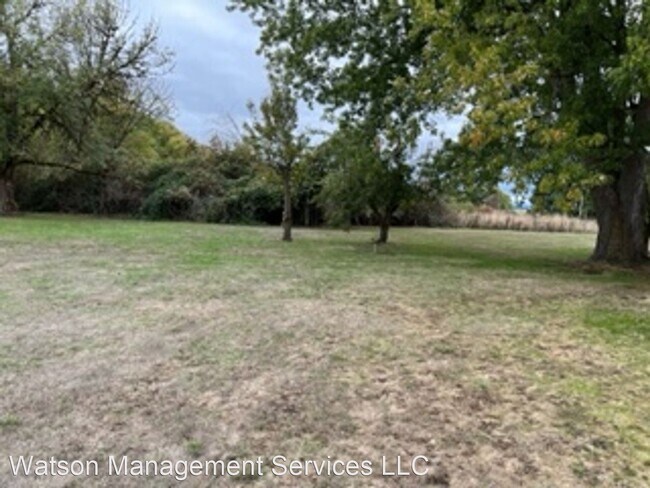 Building Photo - 2 br, 1 bath House - 35758 Bohlken Dr.