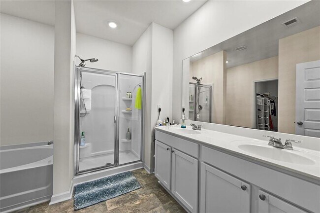 Building Photo - 120 Echo Ct
