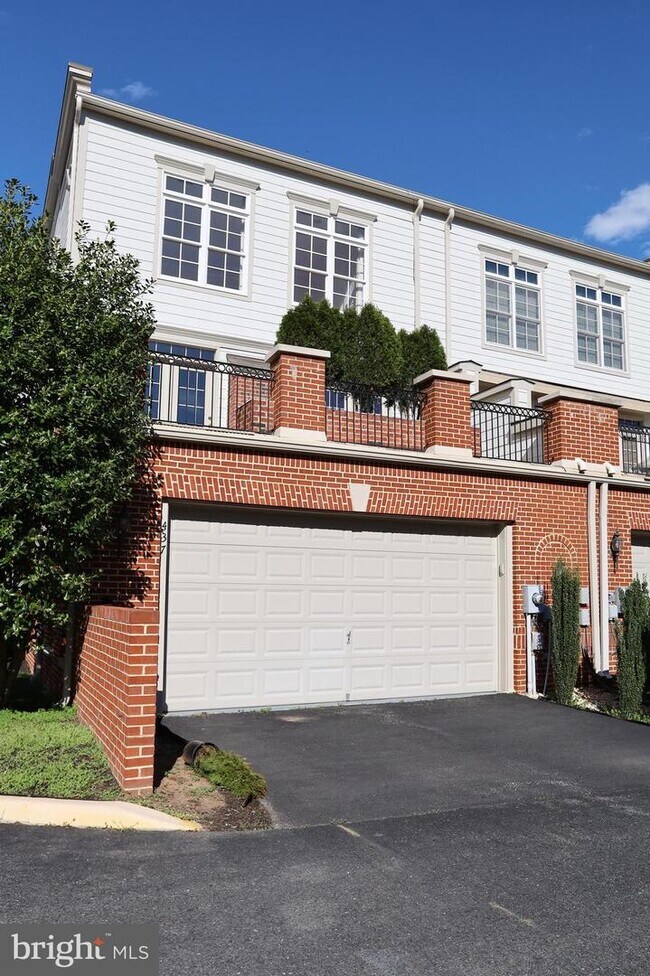 Foto del edificio - 437 Belmont Bay Dr