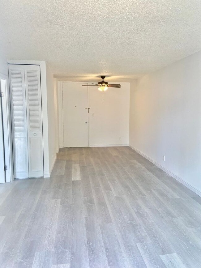 Building Photo - 1600 Wilikina Dr