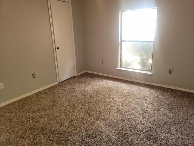 Foto del edificio - 2504 Highgate Drive