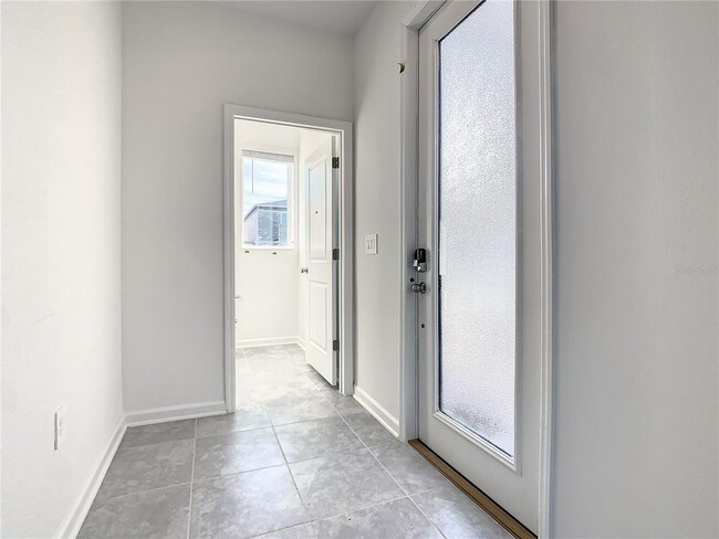 Building Photo - 409 Bogey Dr