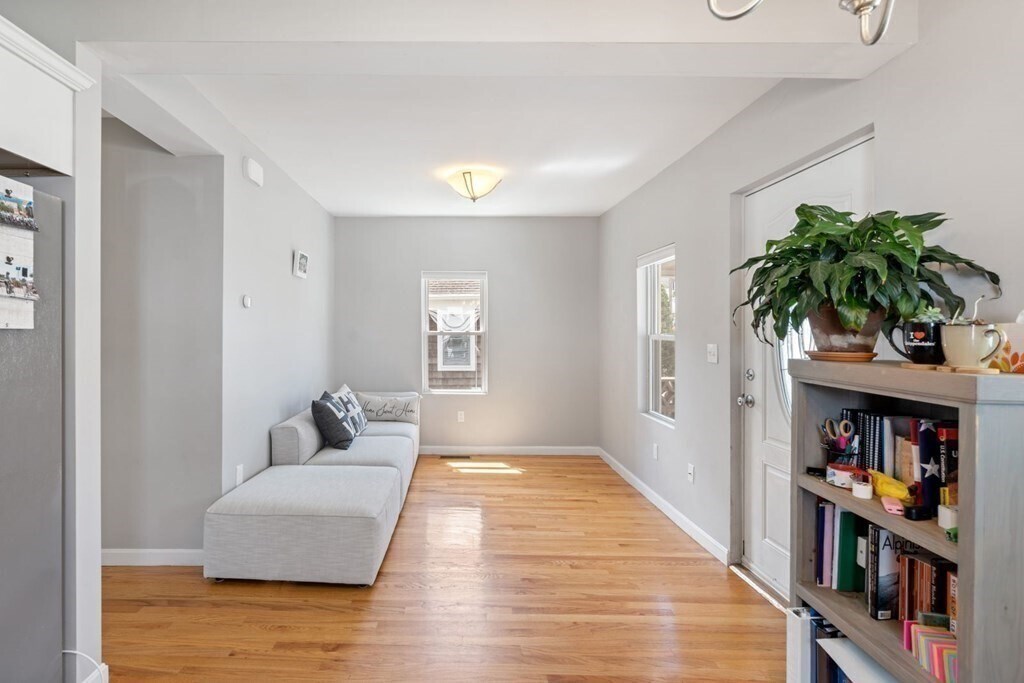 Primary Photo - 123 Lakeview Ave