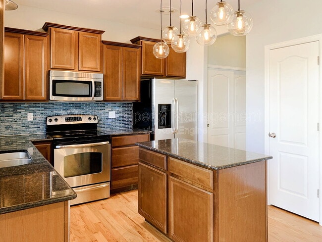 Building Photo - 15450 Carob Cir