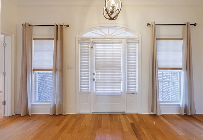 Foto del edificio - 4419 Triple Oak Dr