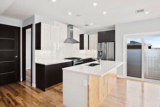 Building Photo - 39 Lexington St