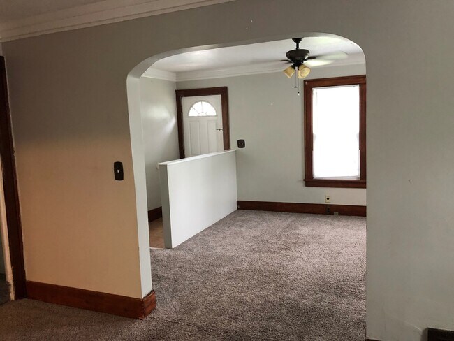 Building Photo - 3 BR/1 BA Home for rent