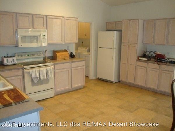 Foto del edificio - 3 br, 2 bath House - 9414 West Ross Avenue