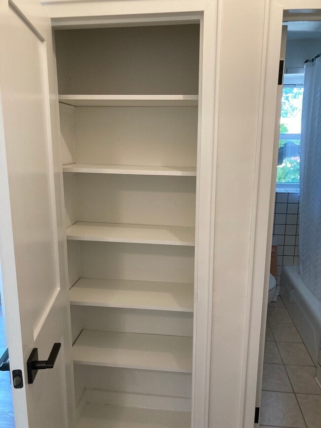 Foto del edificio - 100 Woodside Grn