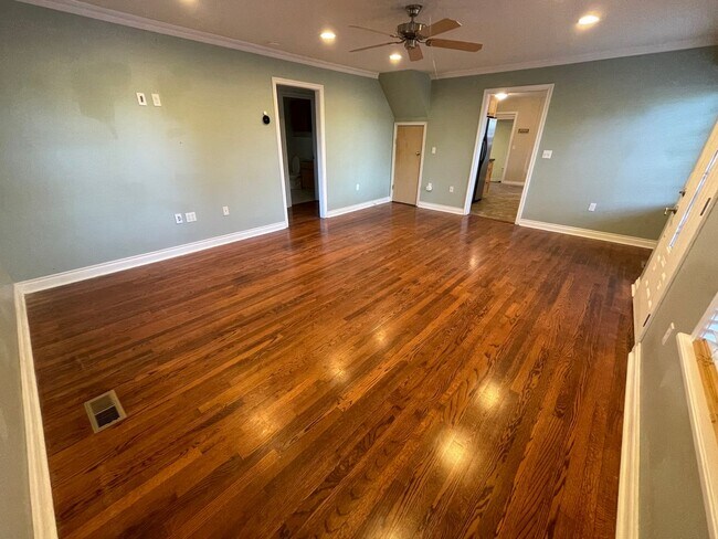 Foto del edificio - Amazing Remodeled 3Bed 1.5Bath Home in For...