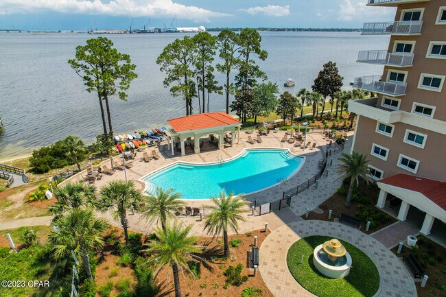 Building Photo - 2400 Grandiflora Blvd