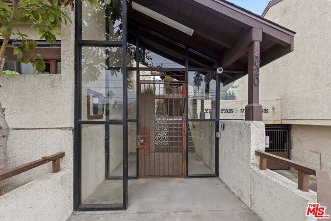 Foto del edificio - 620 W Hyde Park Blvd