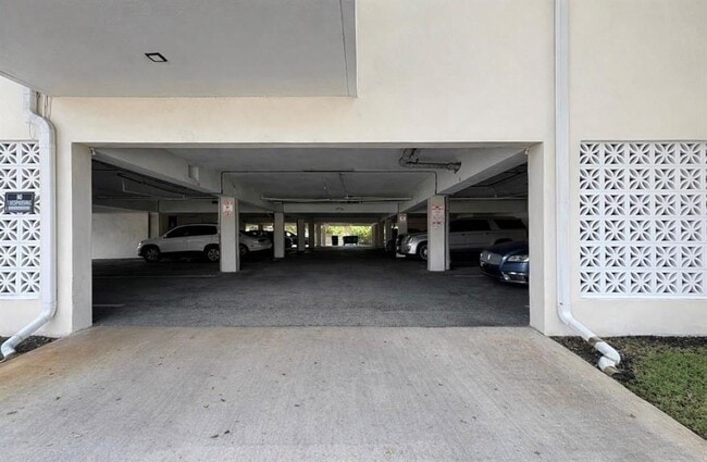 Foto del edificio - 1855 Plunkett St